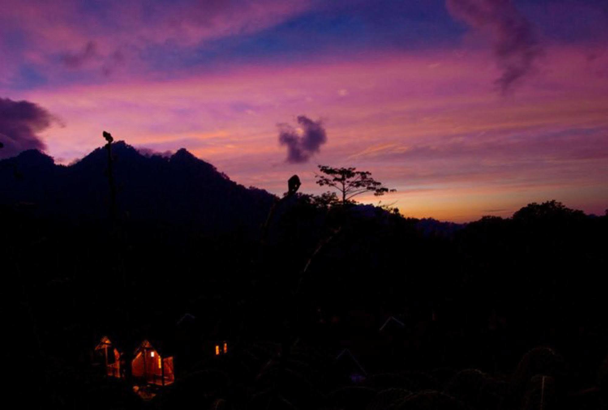 Borneo Highlands Resort Padawan Exterior foto